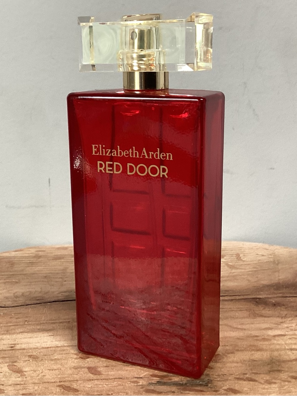 🔴 Elizabeth Arden - Red Door - Beautiful Bottle - Unique